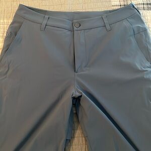 Lululemon golf pants size 32 (Never worn)